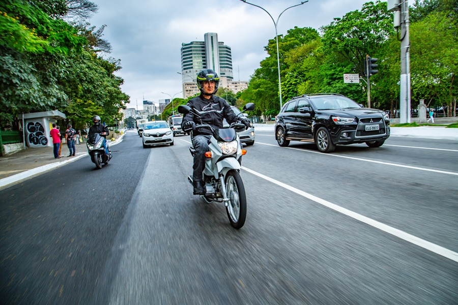 Entenda porque a moto é um veículo feito para curtir a paz bhsshd