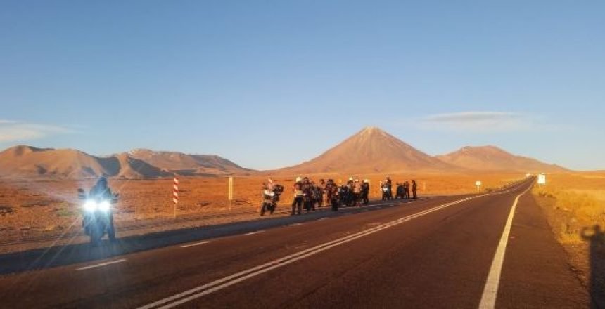 Deserto do Atacama de moto